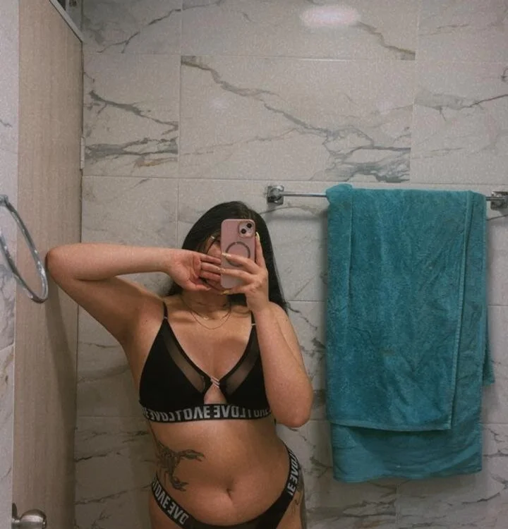 Cami_Dani_16SX's Offline XXX Chat