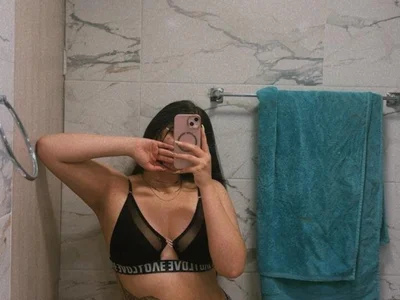 Cami_Dani_16SX profile