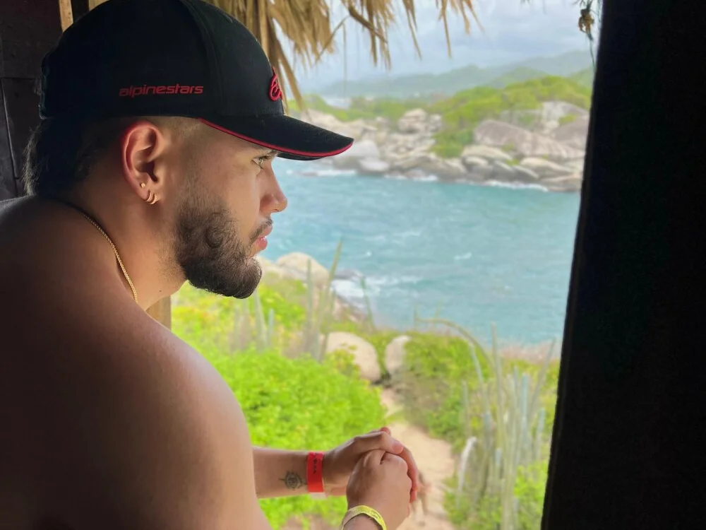 ThiagoHunk offline XXX-chat