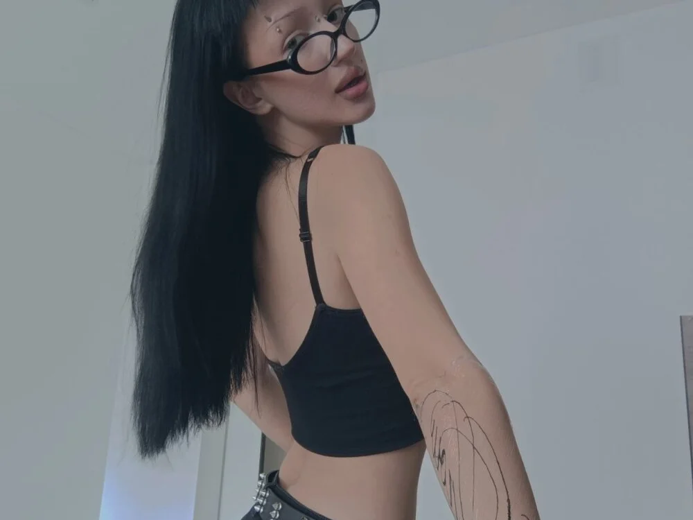 NanaDreamSexy's Offline XXX Chat