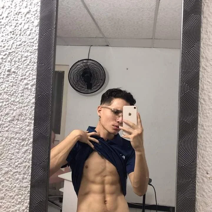 bonny_18 Offline XXX-Chat