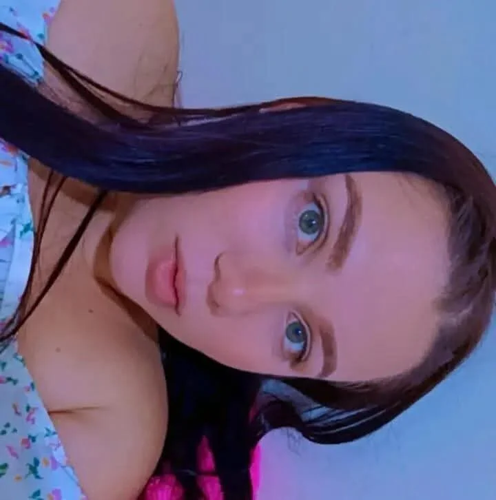 lauramichelle3's Offline XXX Chat