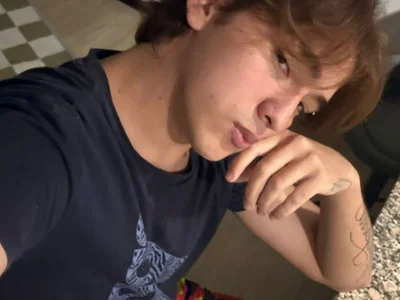 Sweet_boyyy1 Male Spanishspeaking Strip Cam
