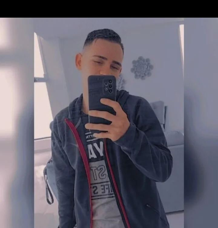 Daniel359l offline XXX-chat