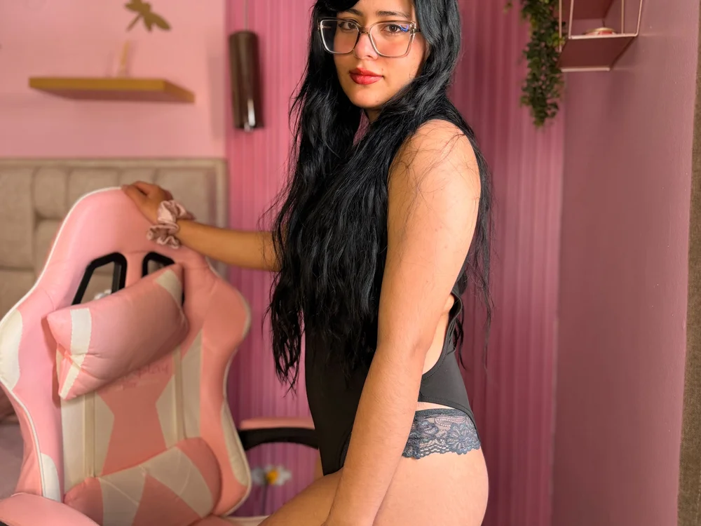 AlynaDoll_ Chat XXX offline