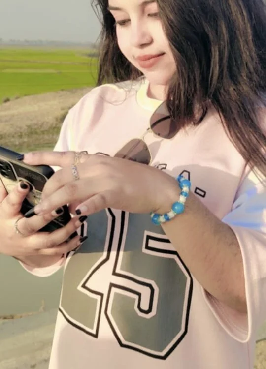 Lyana26's Offline Chat Room