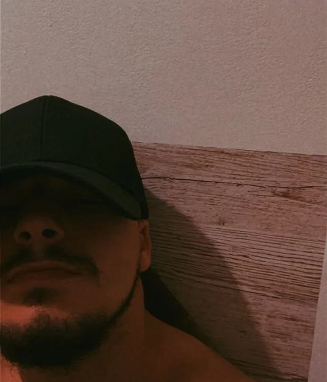 JoseAlmez's Offline Chat Room