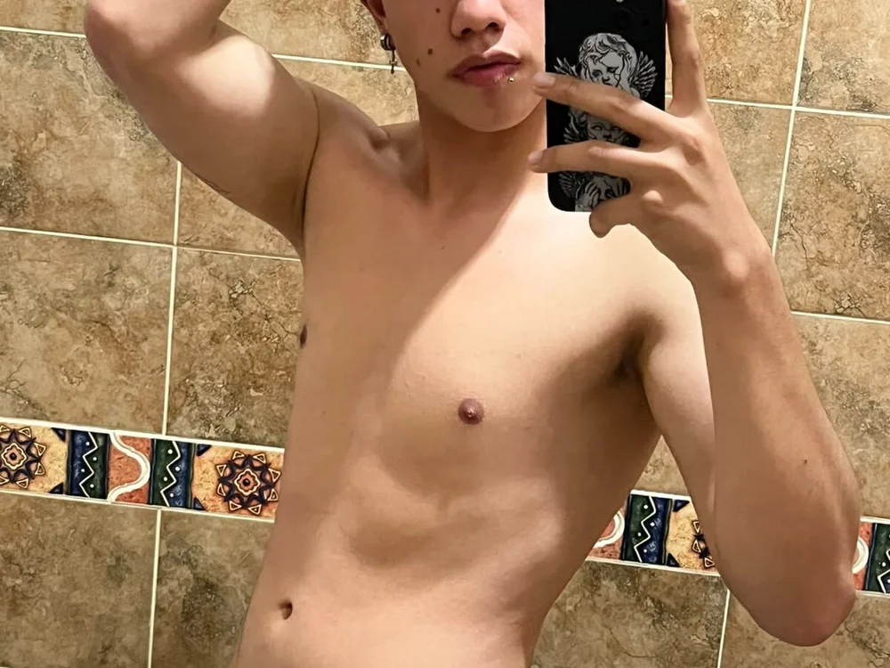 Levi_west offline chatrum