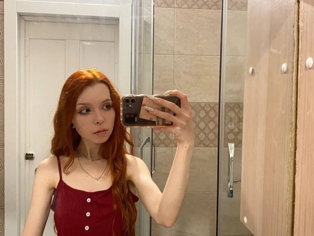 PinkAn8el Adlı Modelin Çevrimdışı XXX Sohbeti