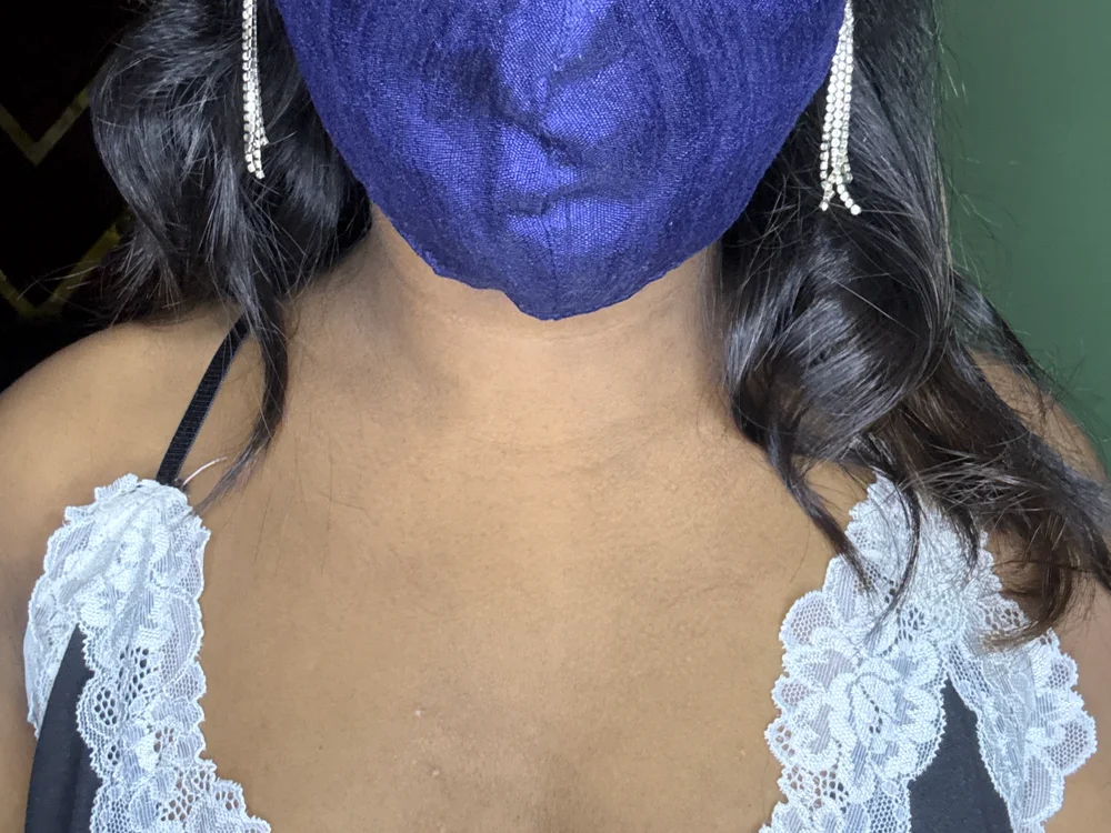 Hot_kavya001 Adlı Modelin Çevrimdışı Sohbet Odası