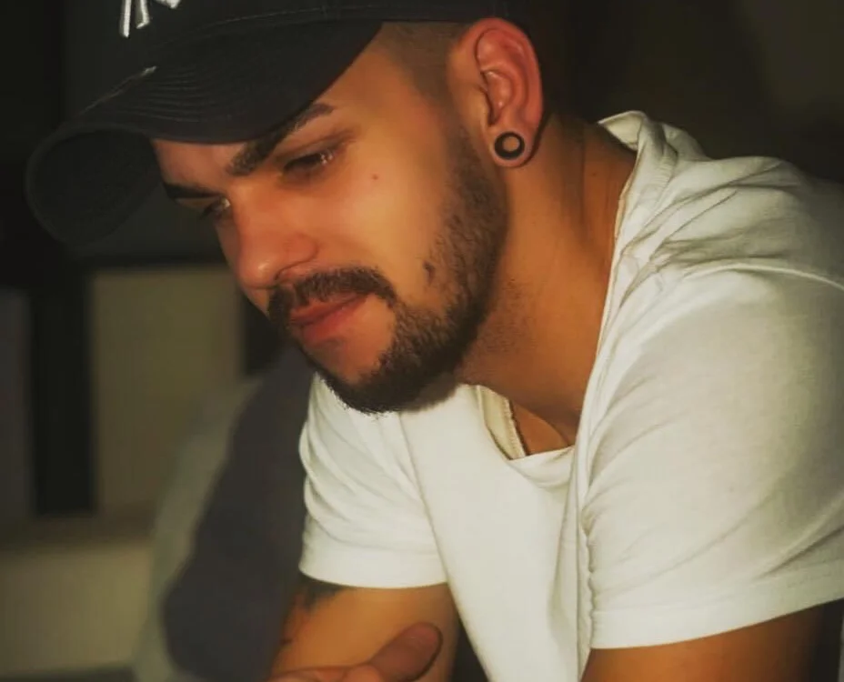 danielfdr9n Offline XXX chat