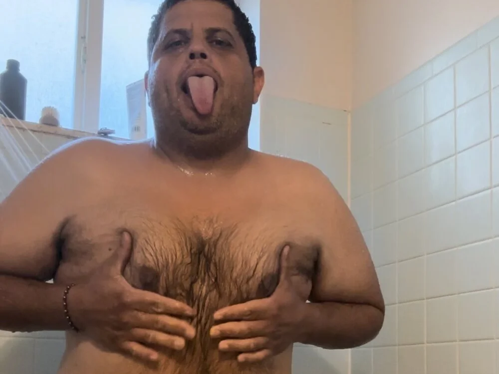 laraut69's Offline XXX Chat