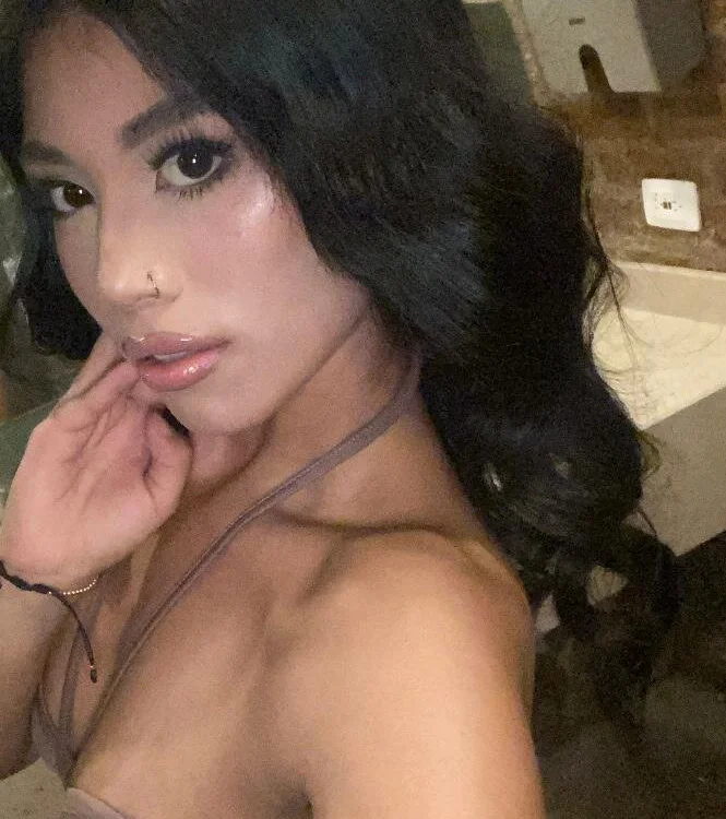 دردشة SecretDiamond_ الجنسية المباشرة