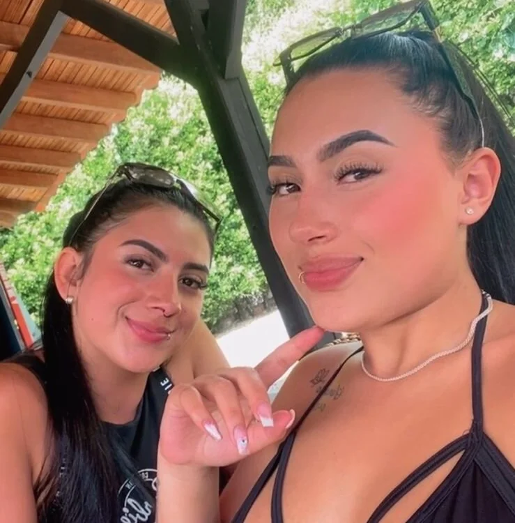 แชท XXX ออฟไลน์ของ Gianna_Govlea