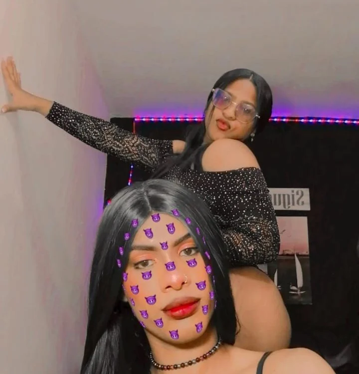 hot_and_fiery's Offline Chat Room