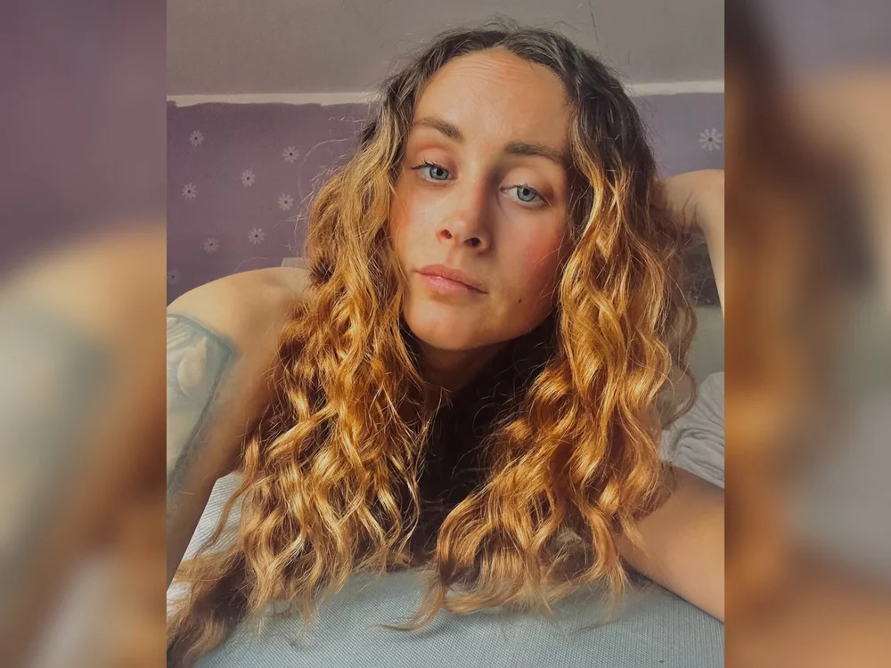 Bella_21UK's Offline XXX Chat