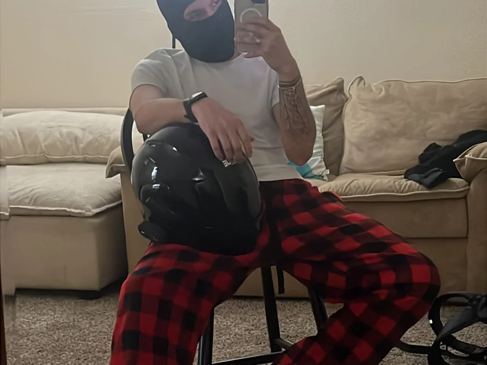 Gabo_sthey's Offline Chat Room