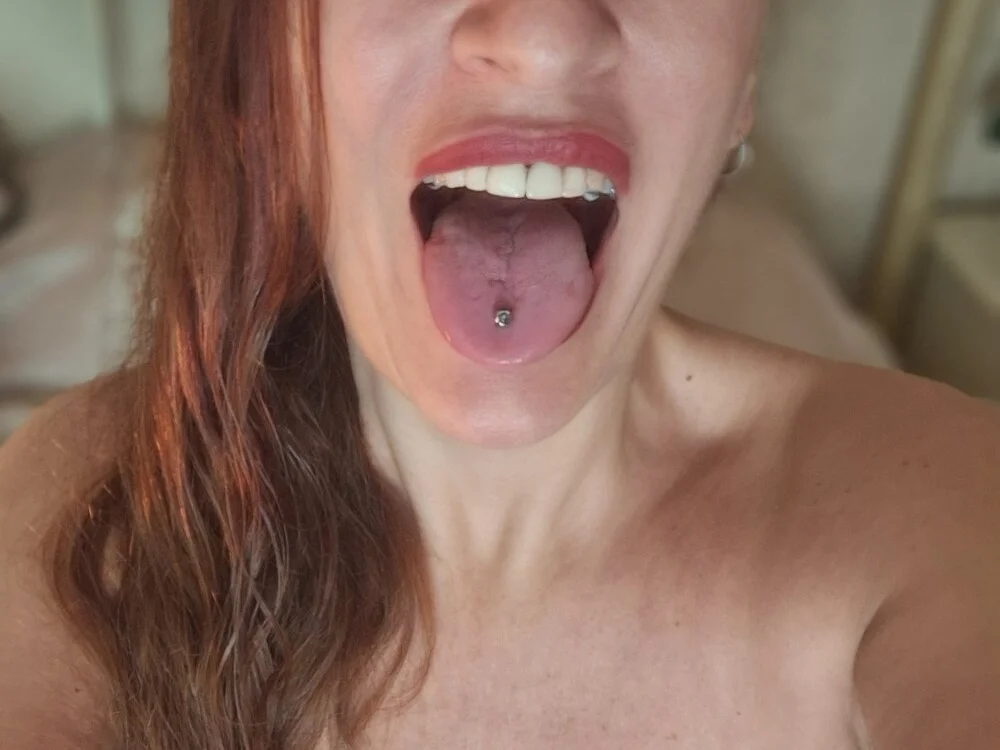 EllaKent's Offline XXX Chat