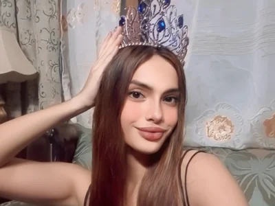 babybella18xxx Adlı Modelin Çevrimdışı XXX Sohbeti