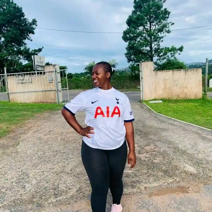 Minenhle-2001: συνομιλία ΧΧΧ εκτός σύνδεσης