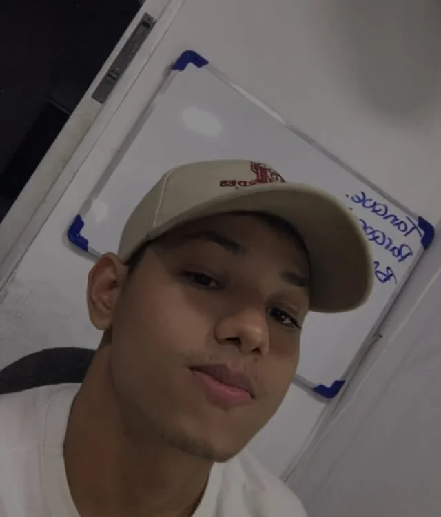 Enzo_Evans' Offline Chat Room