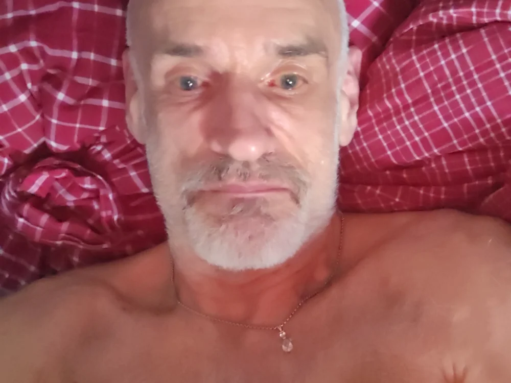 Biguybln75 offline chatrum