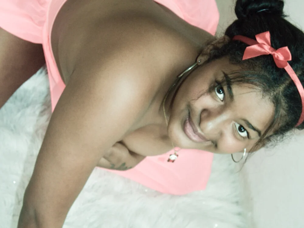 Angel_Melanie Adlı Modelin Çevrimdışı XXX Sohbeti