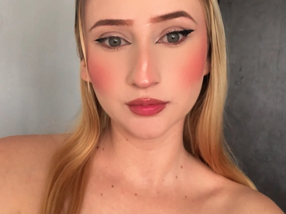 Lunakiss_ offline chatrum