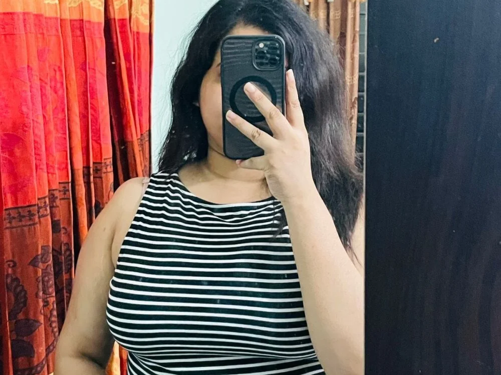 ssecret_girln Offline XXX chat