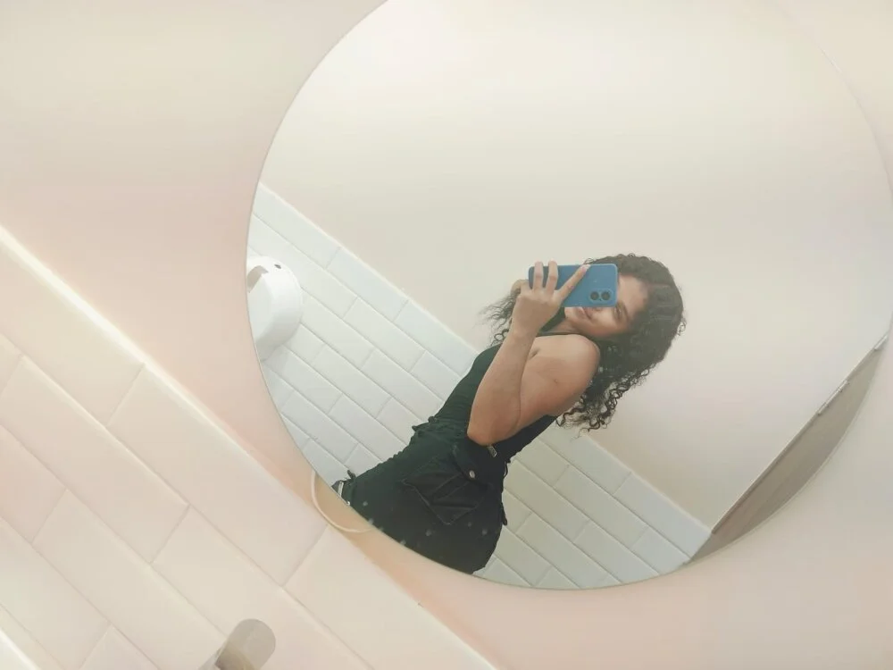 Bernadettee_20's Offline XXX Chat