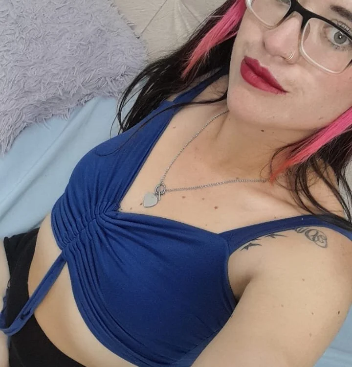 Melanniie_1 offline chatrum