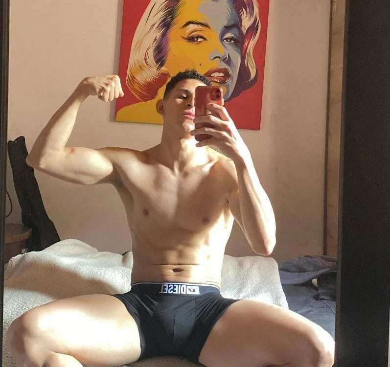 Offline chatovací místnost modelofficialsg