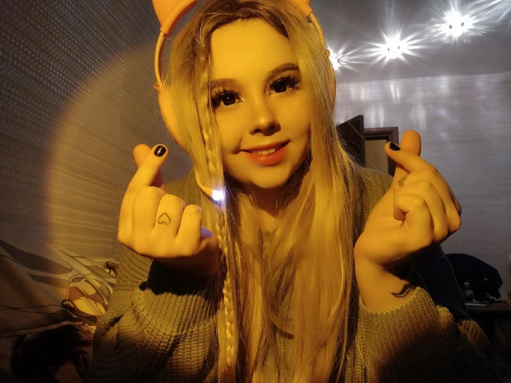 Lali_Mens' Offline Chat Room