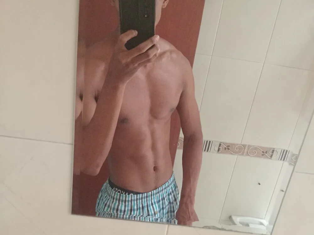 Chatroom XXX hors ligne de juliommmj