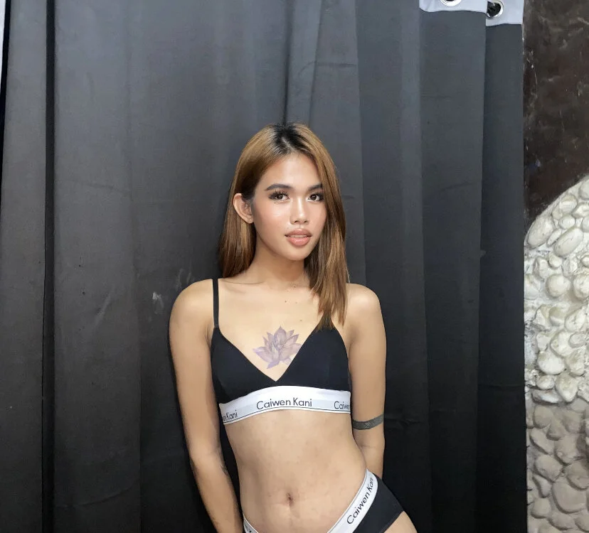 Lara_Salvatore Chat XXX Ngoại tuyến