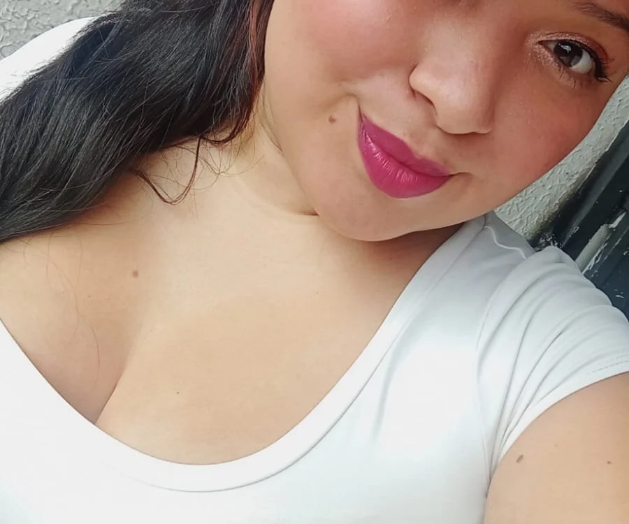Gata_naughty offline chatrum