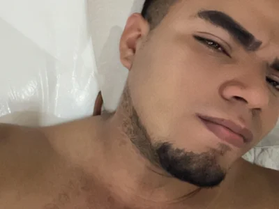 kinkyhousexxxx 现场XXX聊天