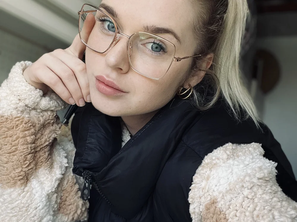 Sweetblondie07's Offline XXX Chat