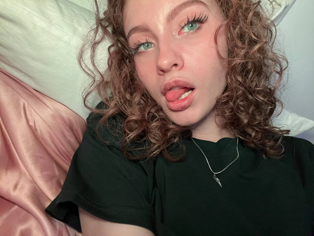 Kira_Sanders' Offline XXX Chat