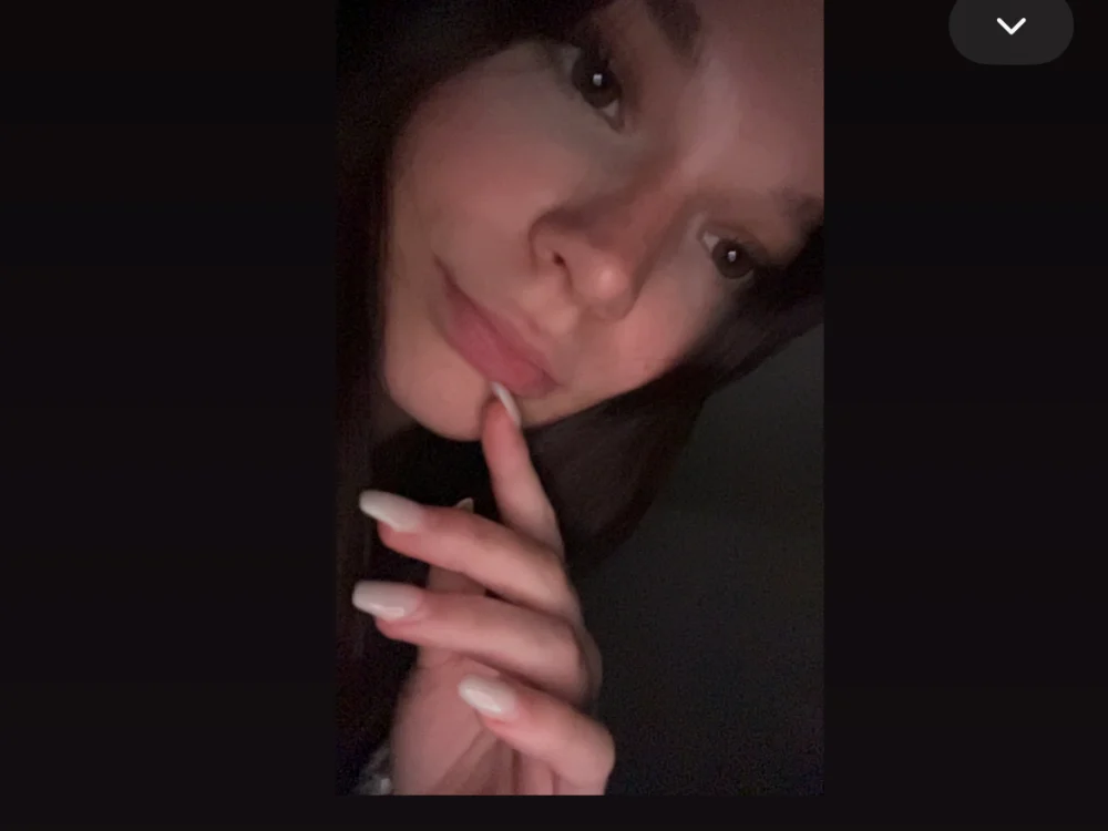 ElenaMariee's Offline XXX Chat