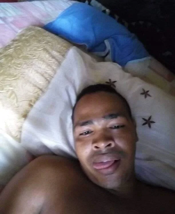 Alejandroo170's Offline Chat Room