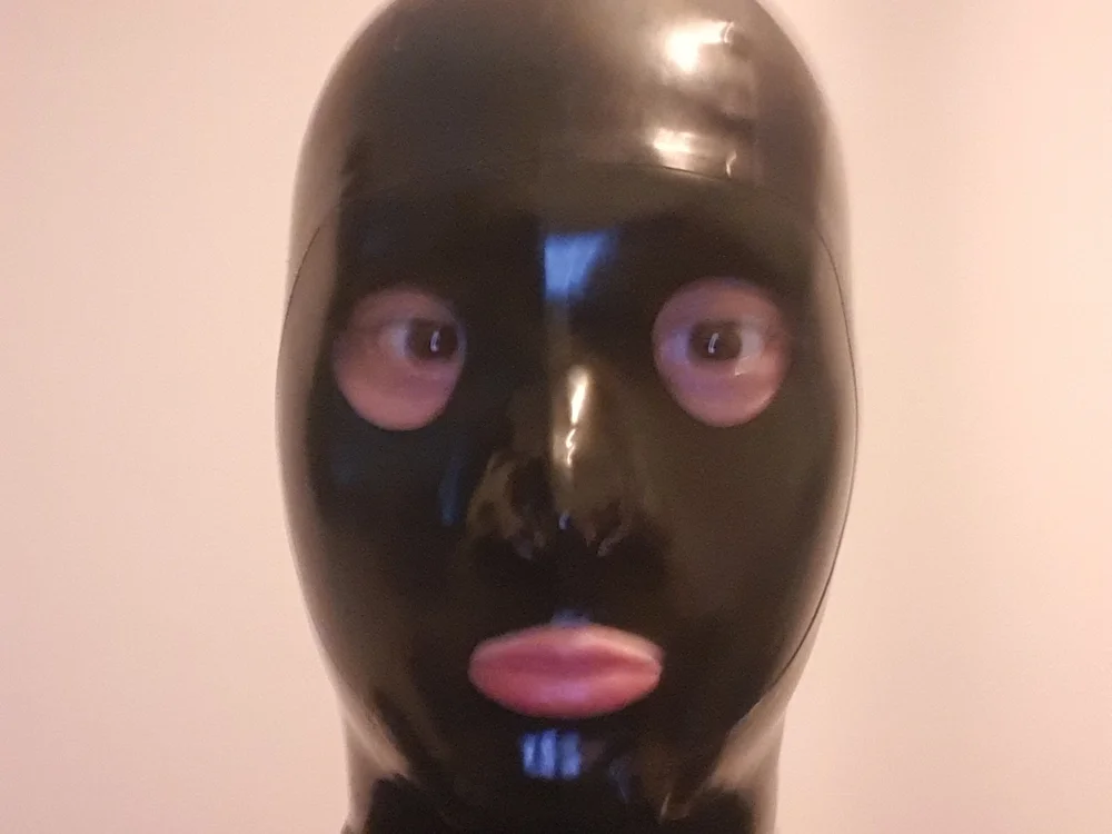 latexspirite's Offline Chat Room