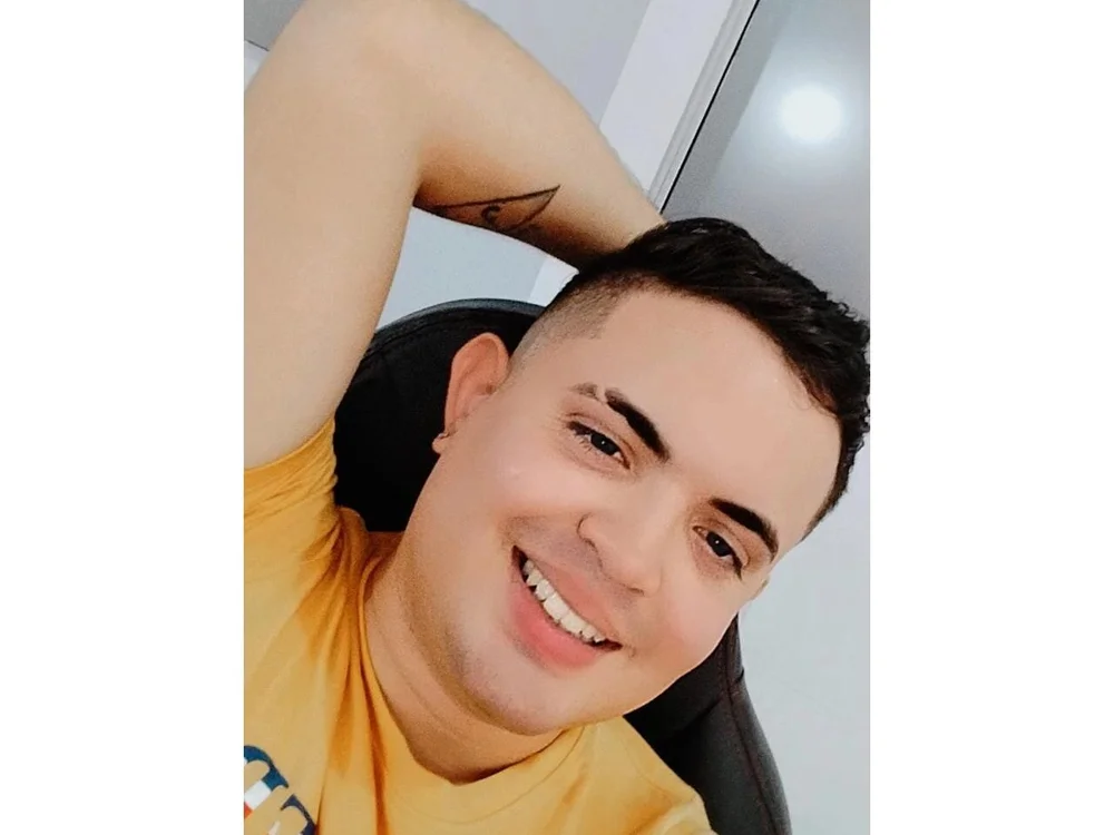 KevinRodriguez29's Offline Chat Room