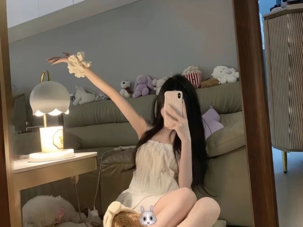 lyra-0000 Chat XXX offline