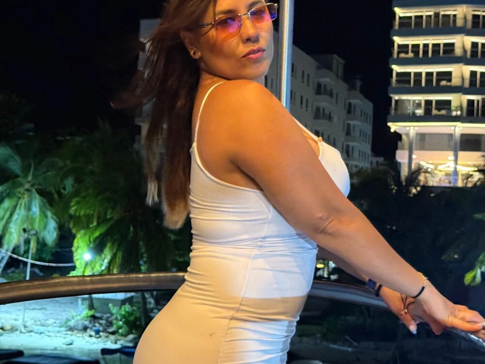 manuela_star Offline XXX-Chat