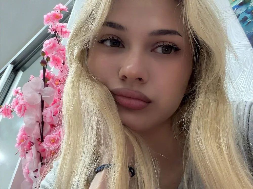 AnnaSwendon Offline XXX-Chat