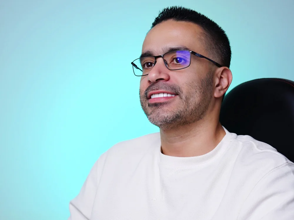johngmodels' Offline Chat Room