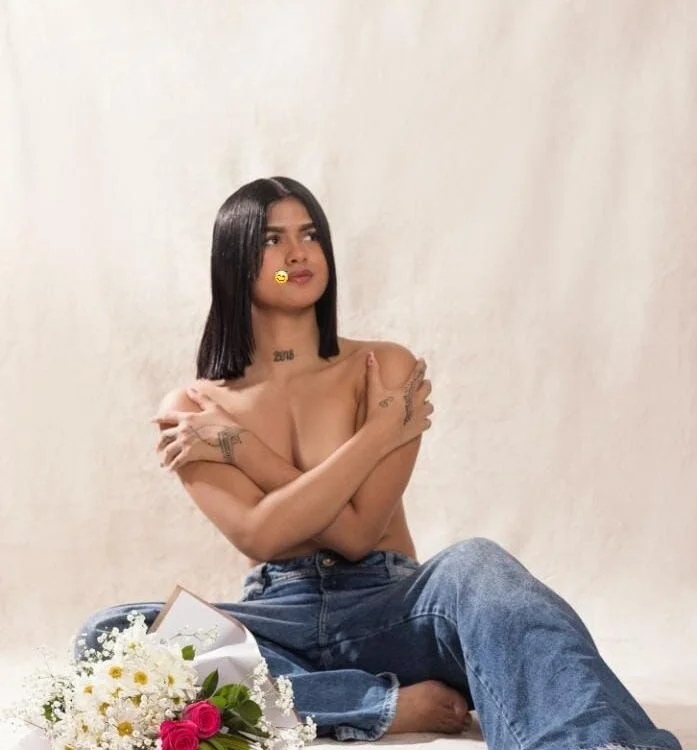 Mia-Medina's Offline XXX Chat