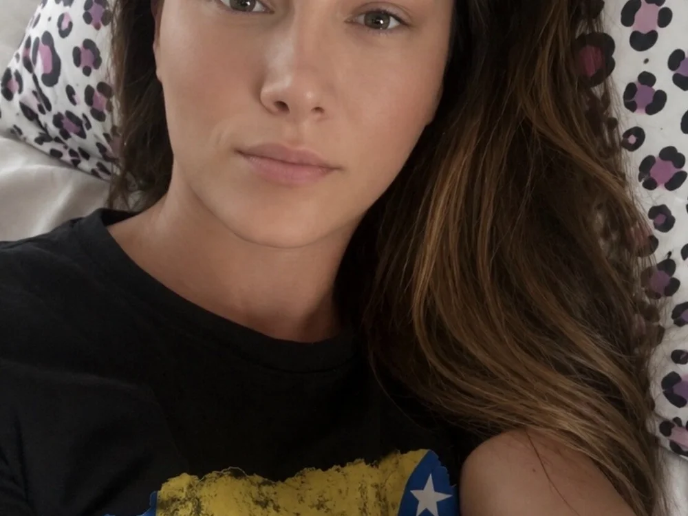 ariana_ala's Offline Chat Room