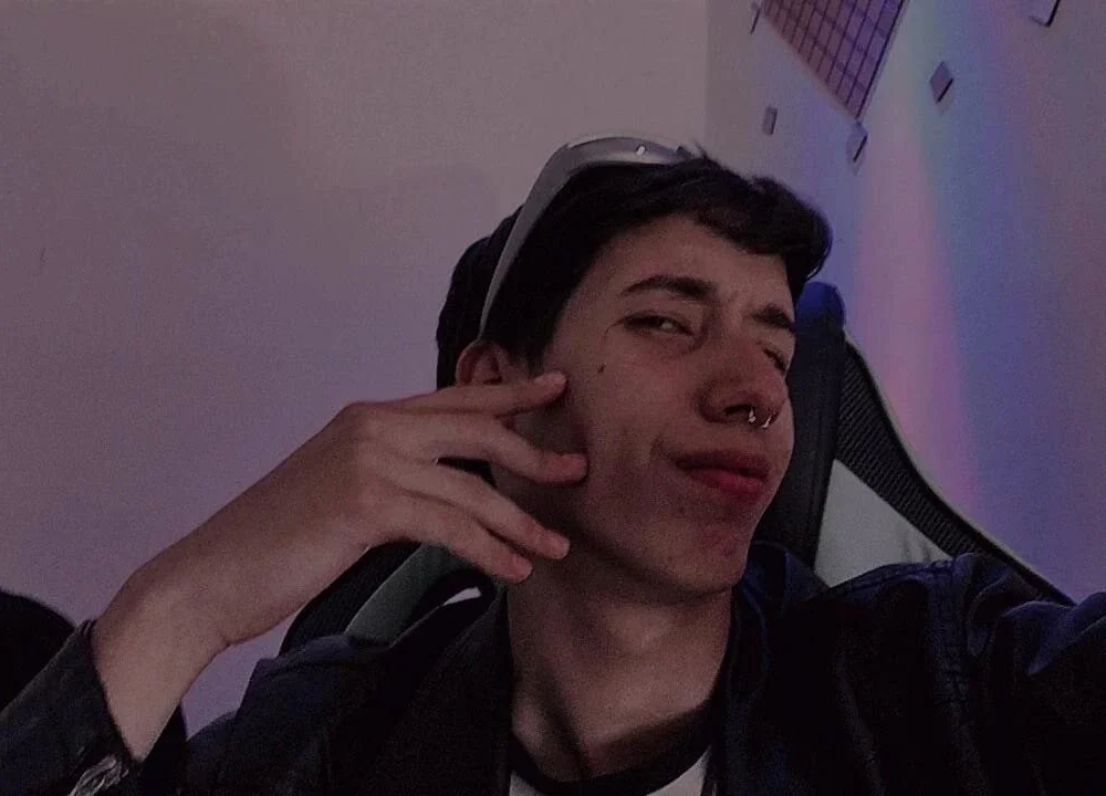 Rich_milk's Offline Chat Room